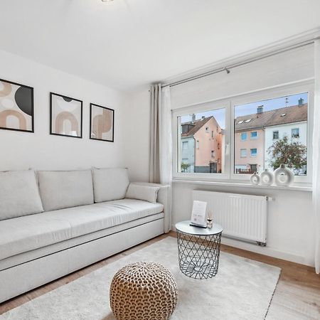 Malu Rooms - Ruhige Lage, Erdgeschoss, Smarttv, Netflix, 24H Checkin, Ludwigsburg Bagian luar foto