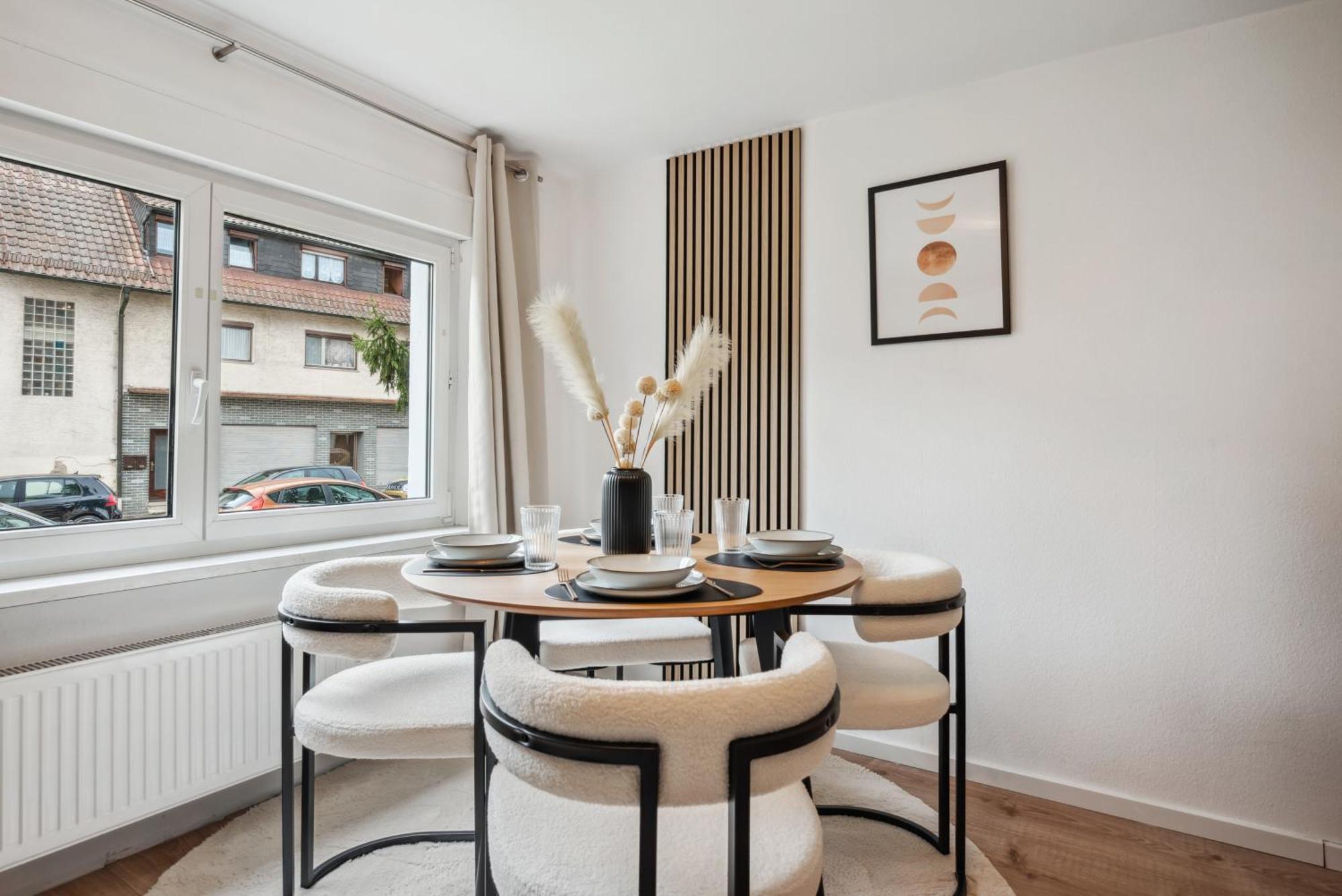 Malu Rooms - Ruhige Lage, Erdgeschoss, Smarttv, Netflix, 24H Checkin, Ludwigsburg Bagian luar foto