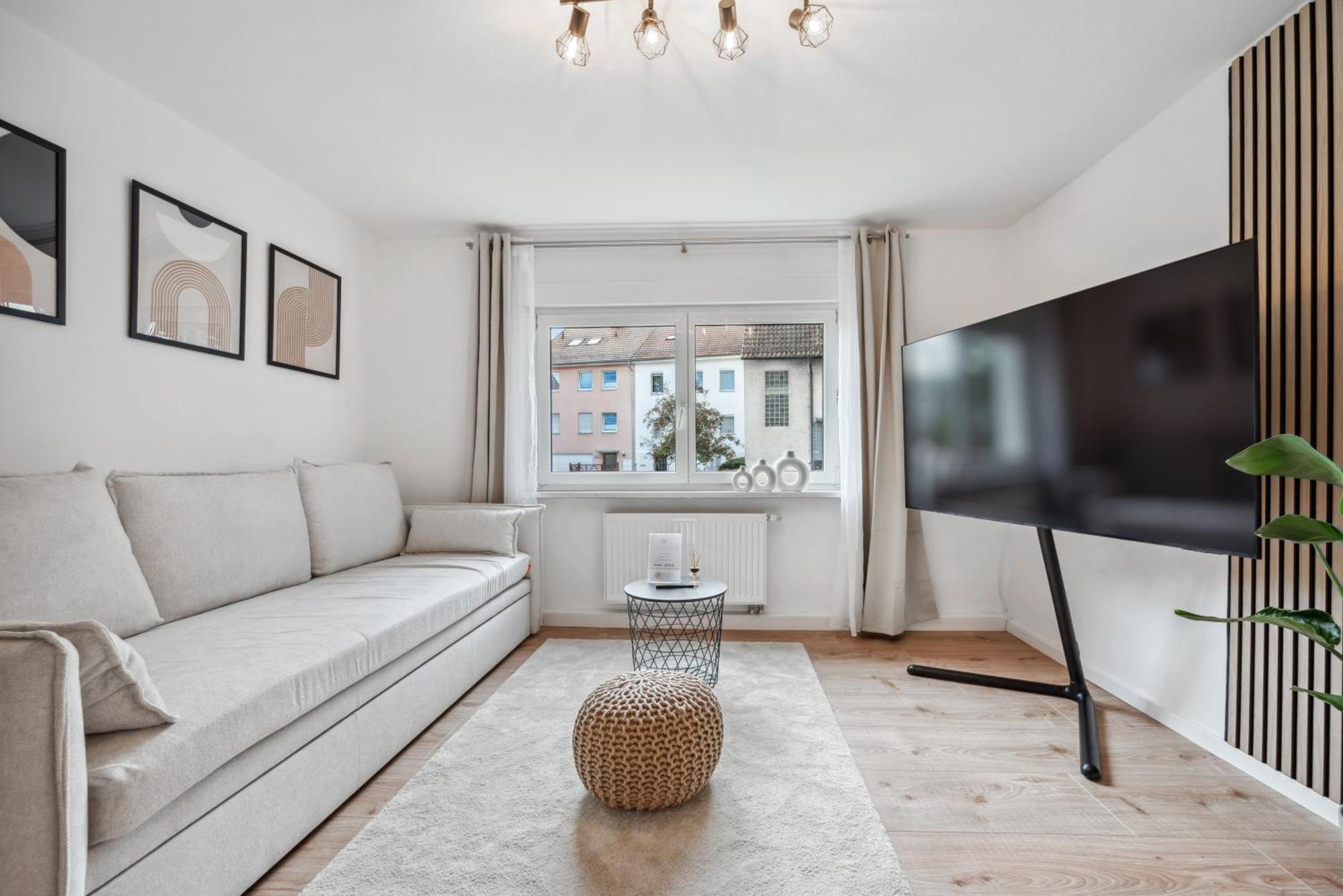 Malu Rooms - Ruhige Lage, Erdgeschoss, Smarttv, Netflix, 24H Checkin, Ludwigsburg Bagian luar foto