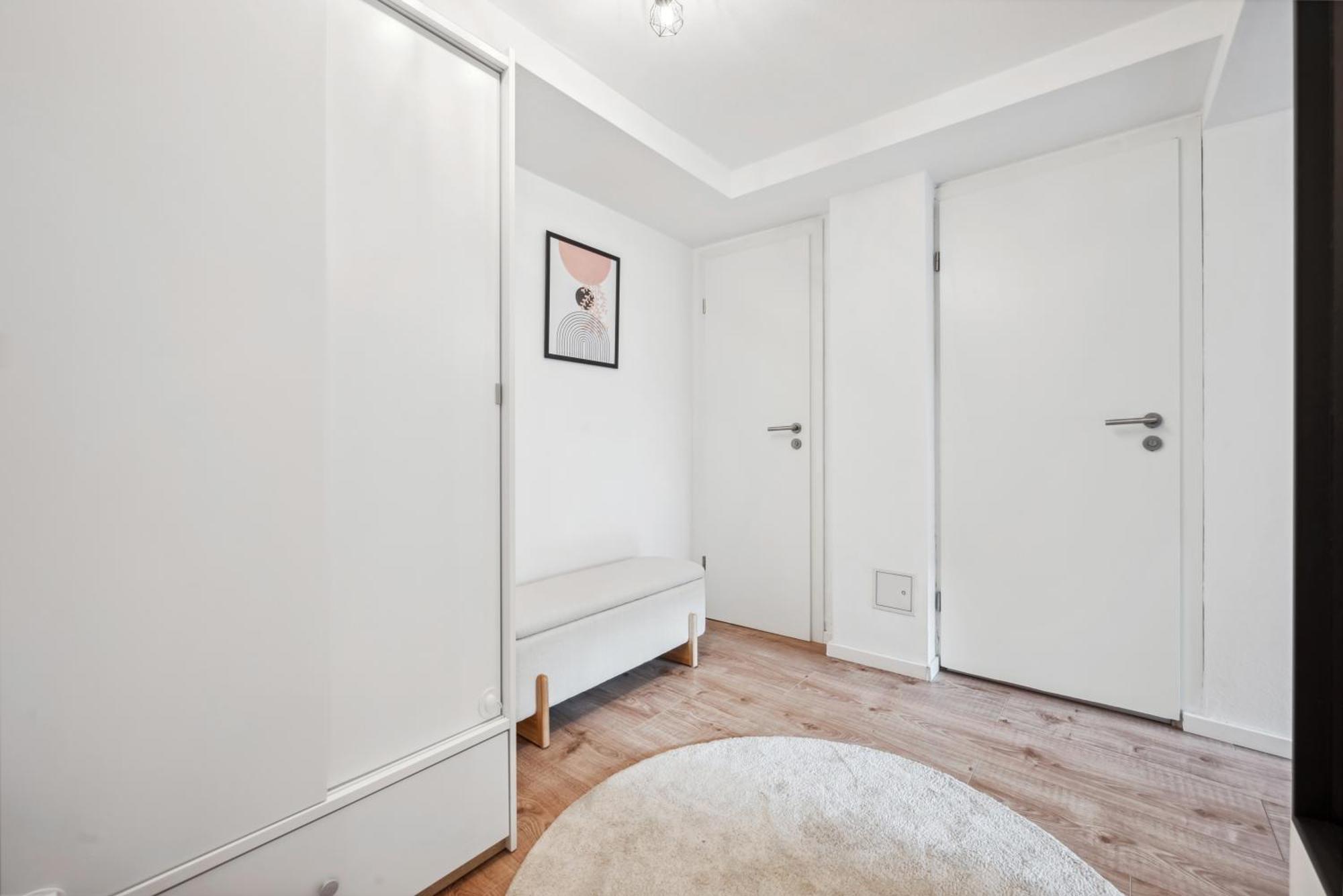 Malu Rooms - Ruhige Lage, Erdgeschoss, Smarttv, Netflix, 24H Checkin, Ludwigsburg Bagian luar foto