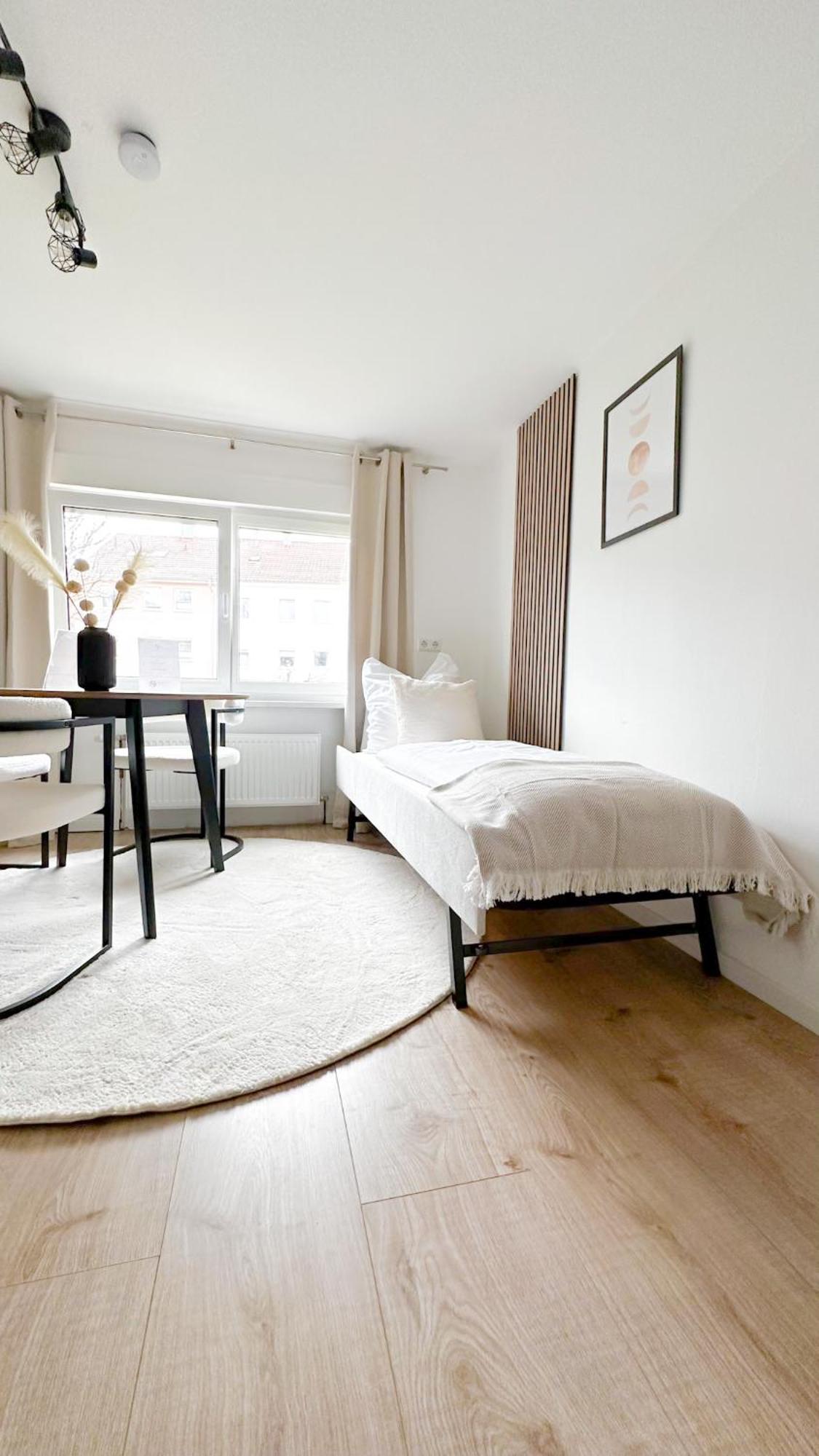 Malu Rooms - Ruhige Lage, Erdgeschoss, Smarttv, Netflix, 24H Checkin, Ludwigsburg Bagian luar foto